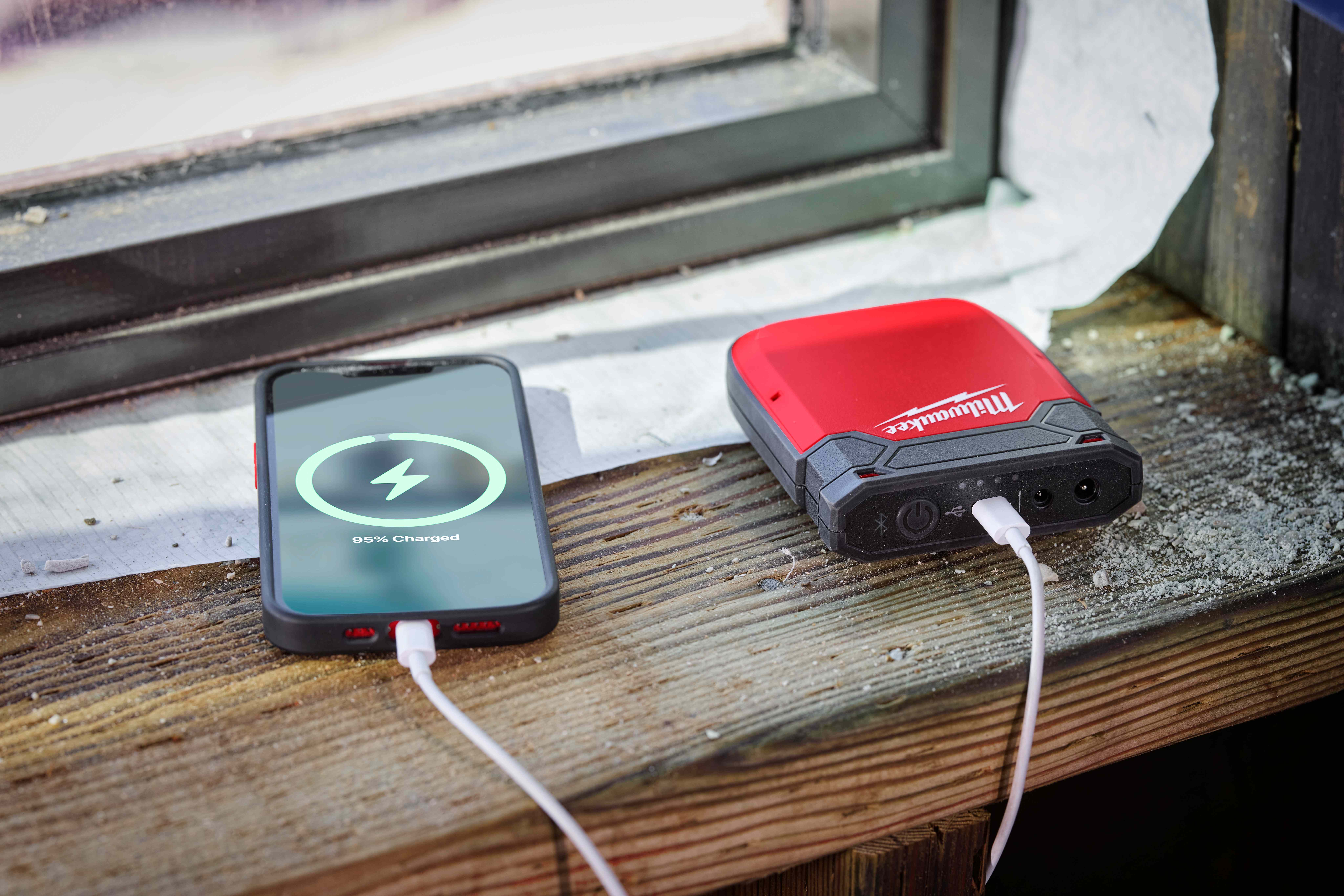 Milwaukee Tool Heated Gear Power Source w/ App Control Milwaukee Tool Heated Gear Power Source w/ App Control