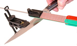 With the creation of the new Diafold Magna-Guide, DMT has combined portability and guided sharpening to change the face of sharpening altogether. The Magna-Guide removes the mystery and gives consumers complete confidence in their angle control combined with the superior sharpening capabilities DMT is known for worldwide.