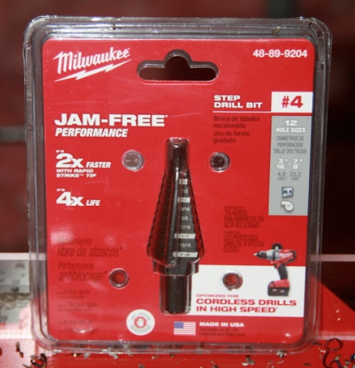 Milwaukee step bits are optimized for use in cordless drills set on their highest speed and features etched hole size indicators to make it easier to achieve specific hole sizes. Milwaukee step bits are optimized for use in cordless drills set on their highest speed and features etched hole size indicators to make it easier to achieve specific hole sizes.