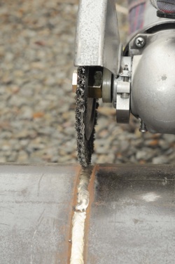 The Weiler DUALLY features a new dual-hex nut which eliminates interference issues that might otherwise force users to remove the guards from their angle grinders, resulting in a safety hazard.  