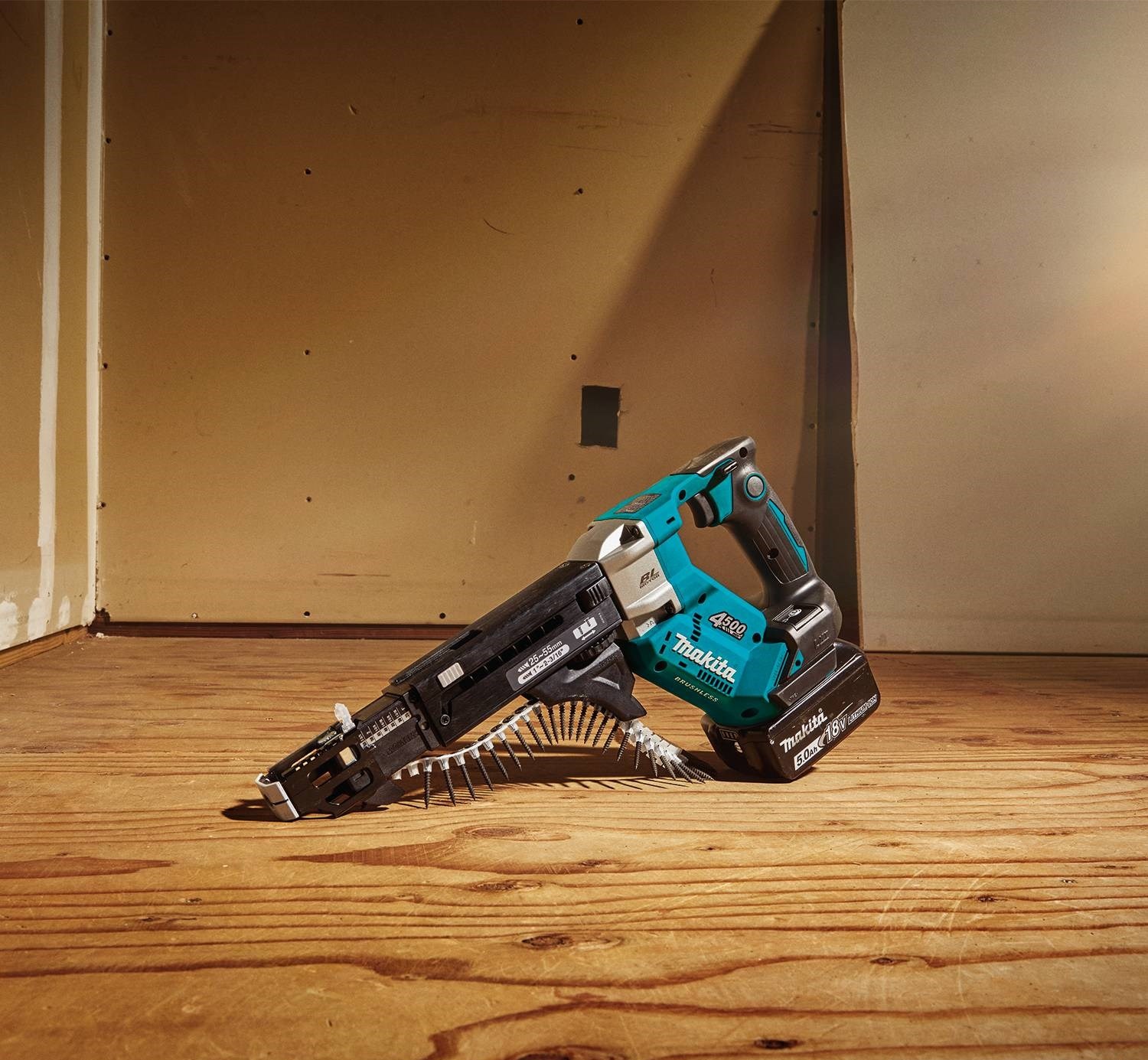 Makita 18V LXT 4,500 RPM Autofeed Screwdriver Makita 18V LXT 4,500 RPM Autofeed Screwdriver